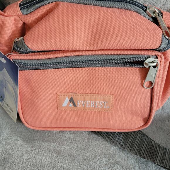 Everest fanny pack 3 pocket corral zip closure adjustable strap NWT - Picture 3 of 5